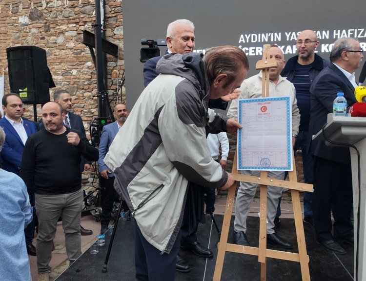 Efeler'de eski başkanlar Nevzat Biçer Nikah Salonu için bir araya geldi!