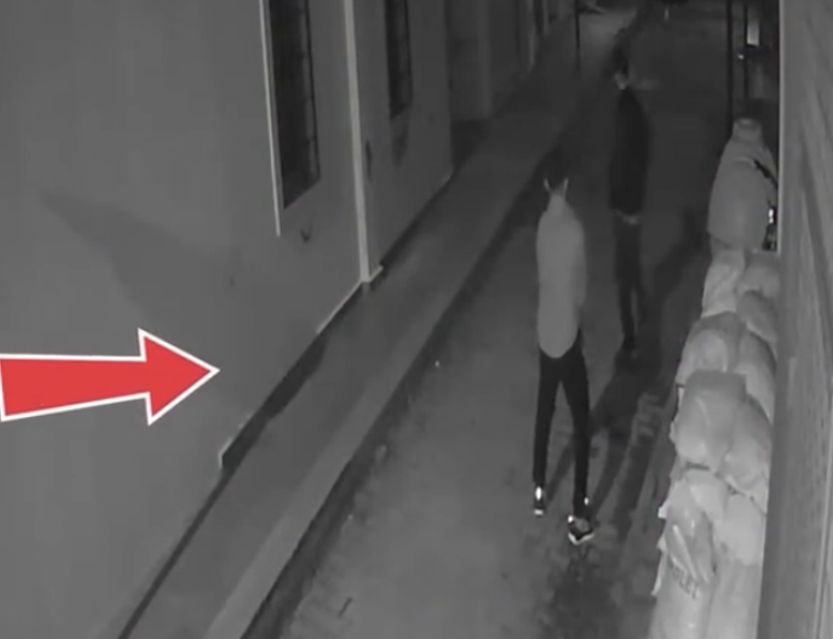 Önce tuvaletini yaptı, ardından bisikleti çaldı