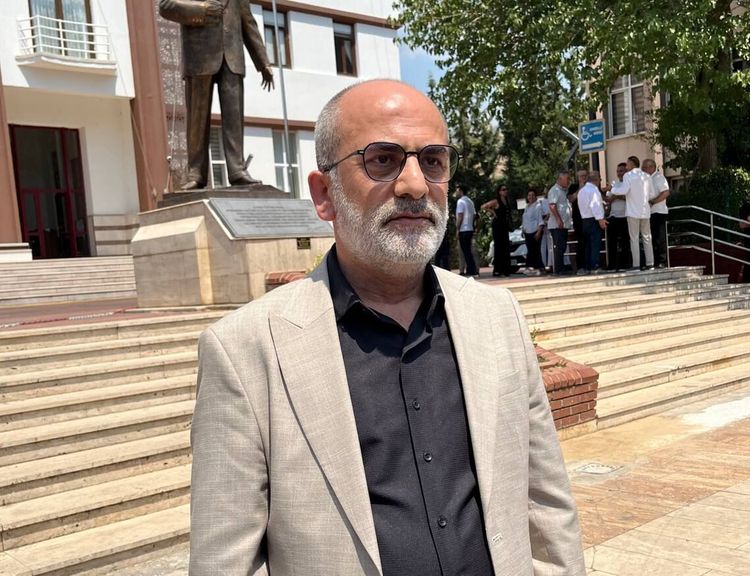 Karahan, "Özgür Özel'e yapılan haksızlıklar karşısında susmak, dilsiz şeytanlıktır"