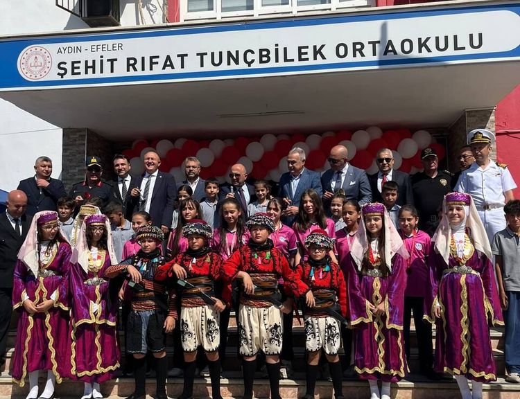 Aydın'da miniklerin ilk ders zili heyecanı!