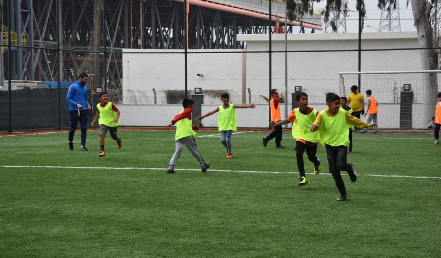 Germencik'te 23 Nisan futbol turnuvası başladı