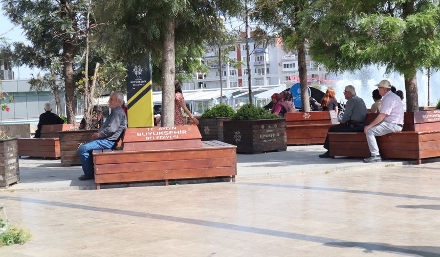 Seçim sonrasını değerlendiren vatandaşların sonuçlardan memnun olanı da olmayanı da aynı sorundan dert yakınıyor.