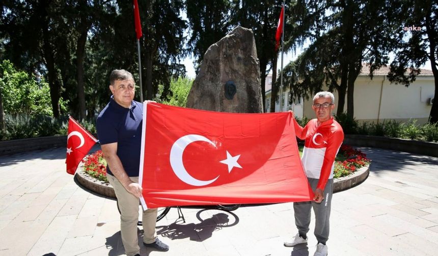 Cumhuriyet'in 100. yılı için Sivas'tan Ege'ye kadar pedalladı