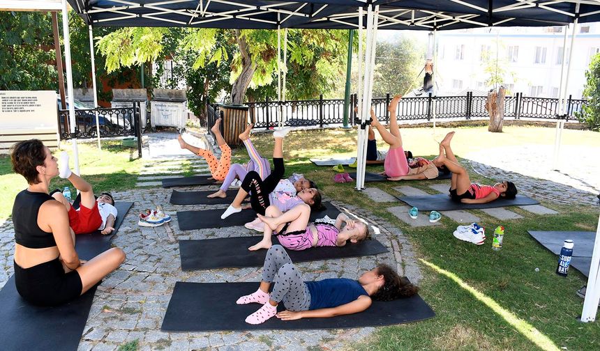 Kuşadası'nda çocuklar için yoga vakti