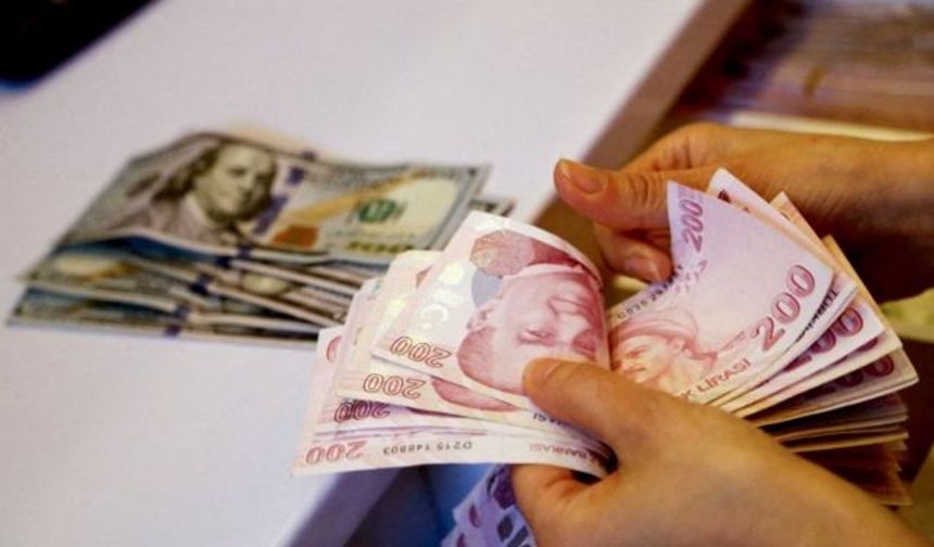 Dolar zirveye gözünü dikti