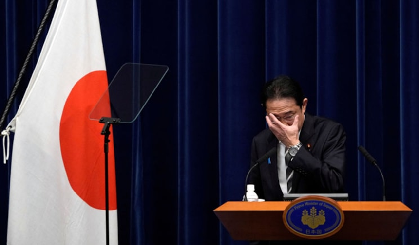 Japonya'da bakanlar istifa etti