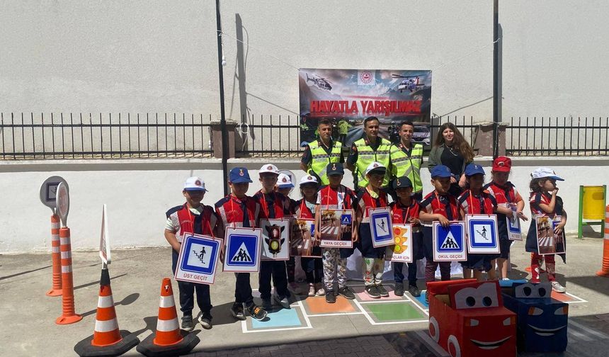 Aydın'da öğrencilere trafik eğitimi!