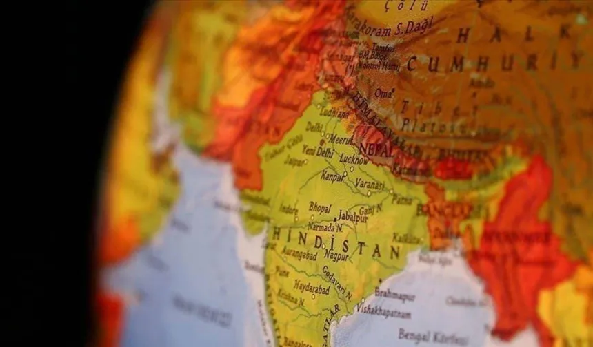 Hindistan’da dini törende izdiham! En az 27 ölü