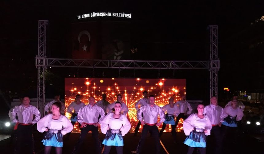 Başkan Çerçioğlu Aydın Büyükşehir Belediyesi'nin eşsiz gösterilerini Aydınlılar ile buluşturdu