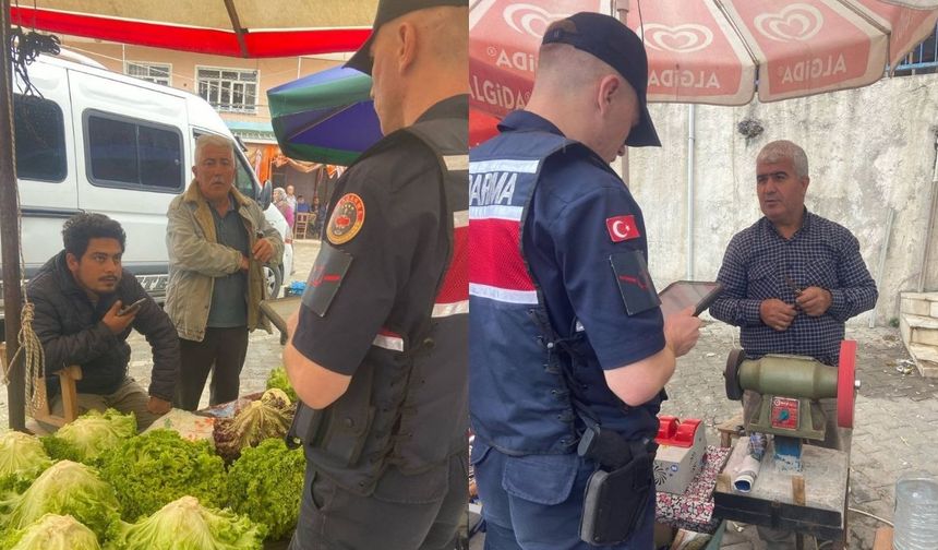 Jandarmadan Karpuzlu'da seyyar pazarda bilgilendirme