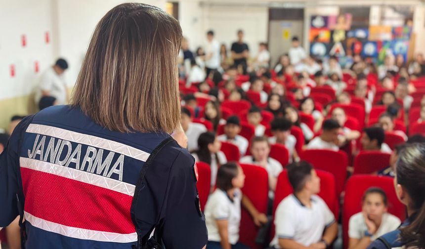Jandarma Didimli öğrencileri bilgilendirdi