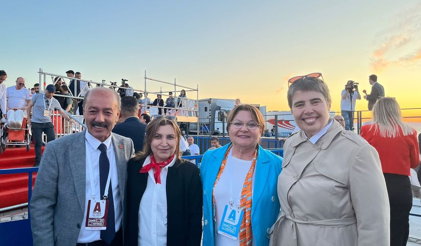 Başkan Gençay Gündoğdu Meydanı'ndan seslendi!