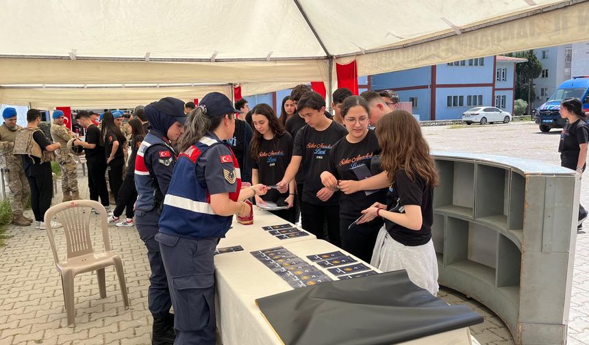 Söke’de liseliler teknolojik cihazlar hakkında bilgilendirildi