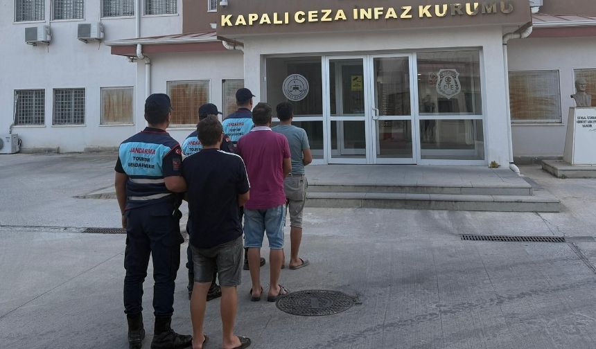 Didim'de kaçak kazı yapan 3 kişi suçüstü yakalandı