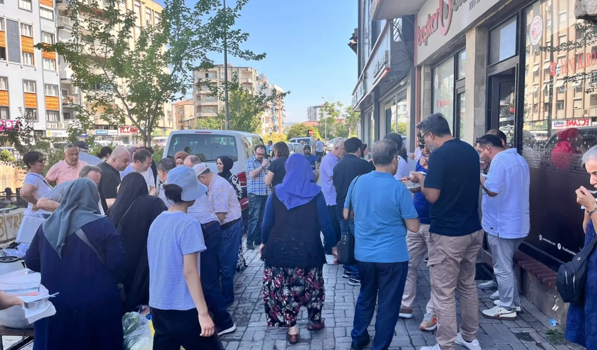 Yenikıroba Gazetesi'nden aşure hayrı!