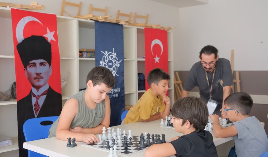Başkan Çerçioğlu ile hamleler geleceğe: Aydın’da çocuklar satrançla düşünmeyi öğreniyor