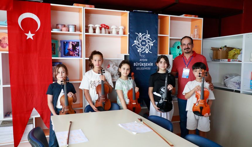 Başkan Çerçioğlu ile Aydınlı minikler keman öğreniyor