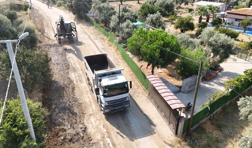 Başkan Çerçioğlu Efeler'in yollarını yeniliyor