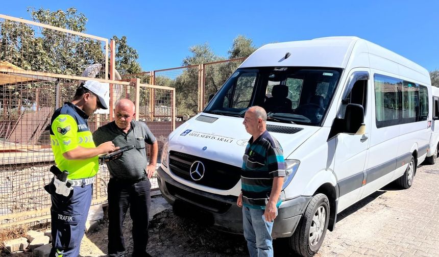 Germencik'te jandarma okul servislerini denetledi