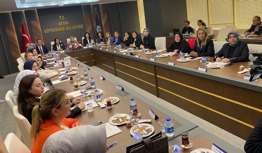 AK Partili kadın belediye başkanları Aydın'da toplandı
