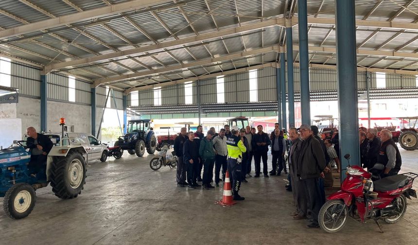 Aydın'da traktör ve motosiklet sürücülerine eğitim verildi