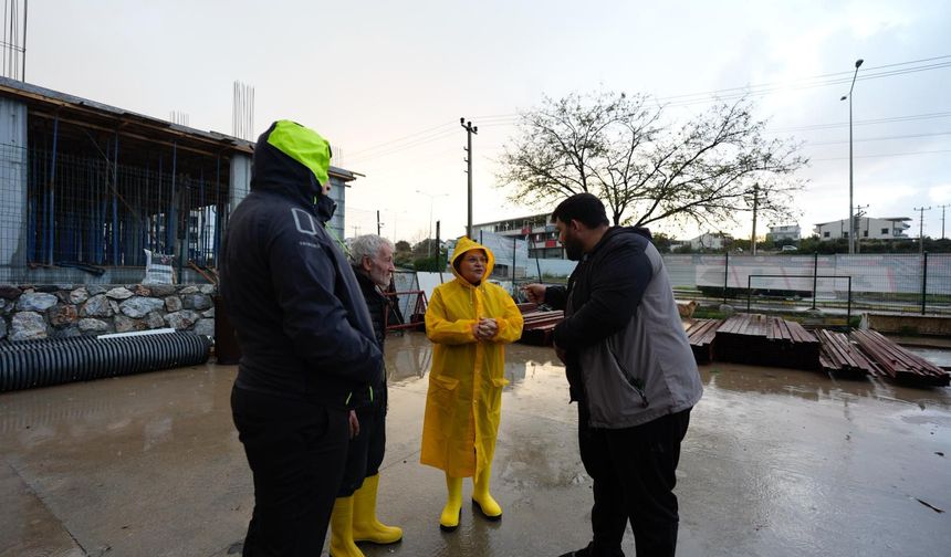 Didim Belediyesi ekiplerinden yağış sonrası anında müdahale