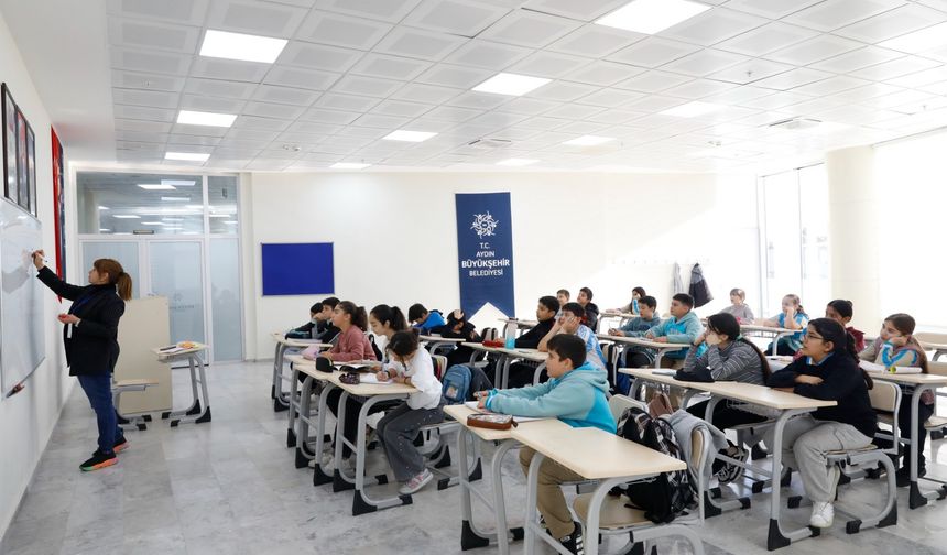 Öğrenciler geleceğe Aydın Büyükşehir Belediyesi ile hazırlanıyor