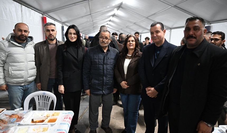 Başkan Çerçioğlu, Efeler halkıyla iftar sofrasında buluştu!