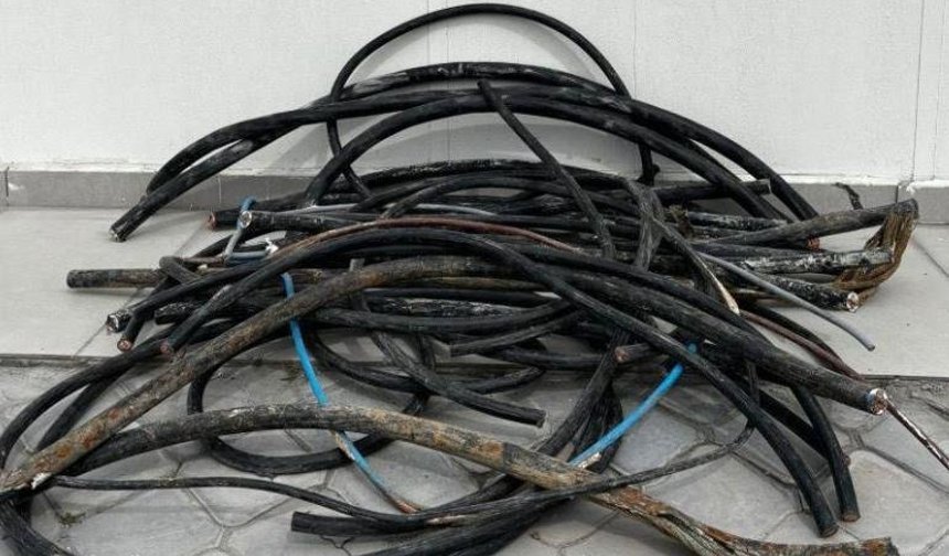 Söke'de 1 milyon 150 bin TL değerinde bakır kablo çalan 3 şüpheli yakalandı