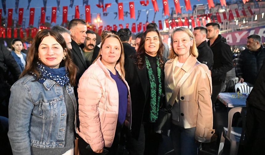 Özlem Çerçioğlu, Aydınlıları iftar sofralarında buluşturmaya devam ediyor