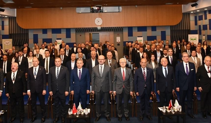 8. Ulusal Pamuk Zirvesi İzmir’de gerçekleştirildi