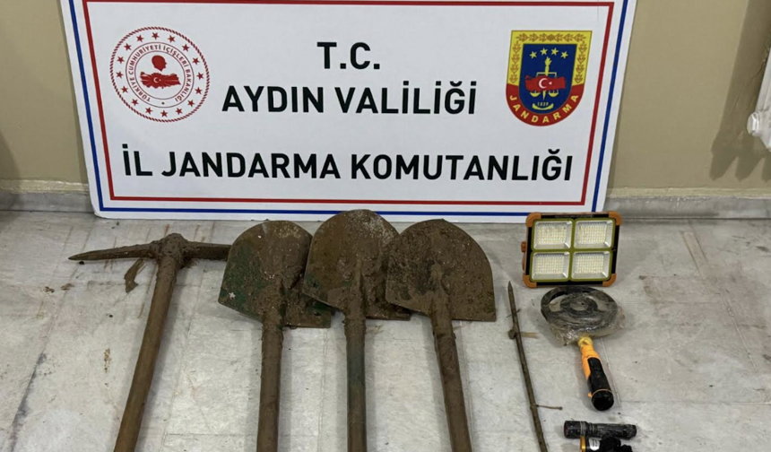 Efeler’de kaçak kazı operasyonu! 5 yakalama