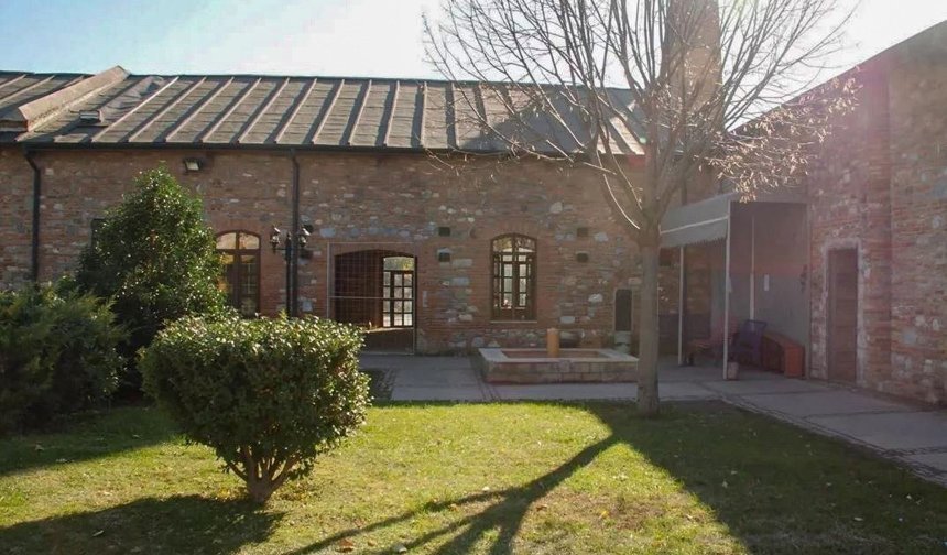 Nevzat Biçer Konferans Salonu’nun tapusu el değiştirdi!