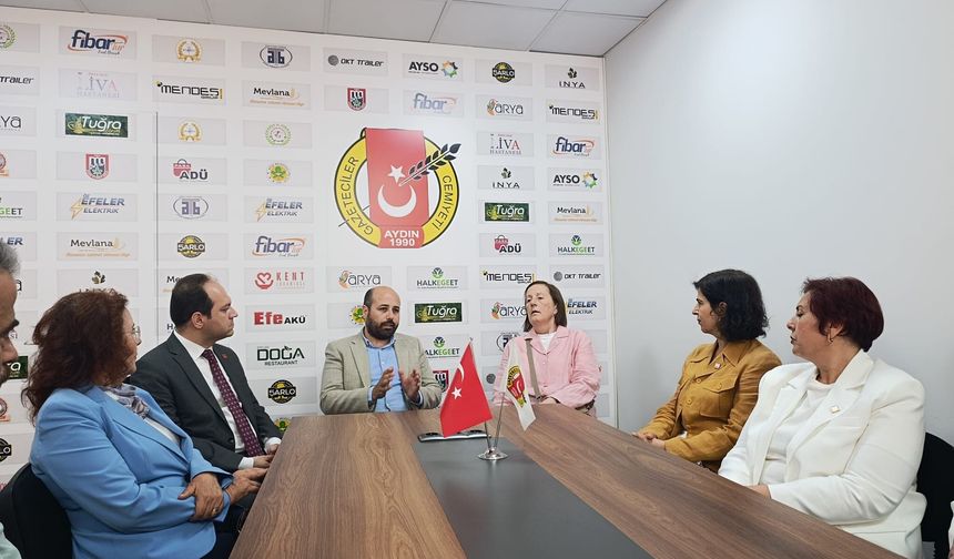Milletvekili Kavaf Aydın’da gazetecilerle buluştu