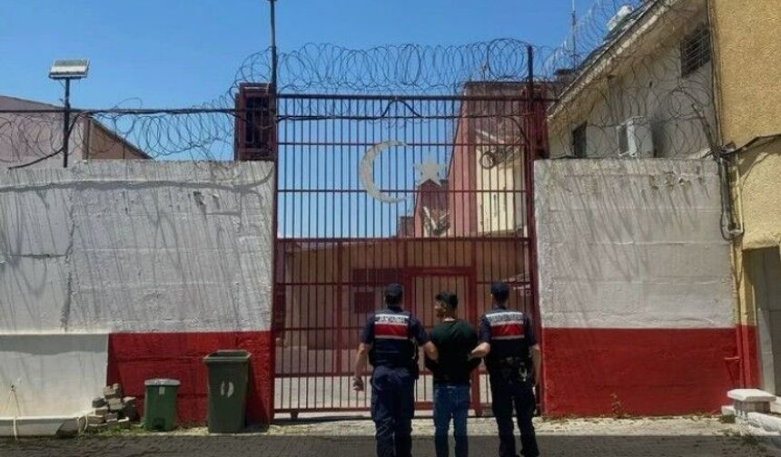 Kuşadası’nda firari hükümlü operasyonla yakalandı