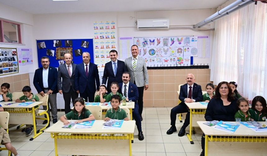 Aydın’da 190 bini aşkın öğrenci karne sevinci yaşadı