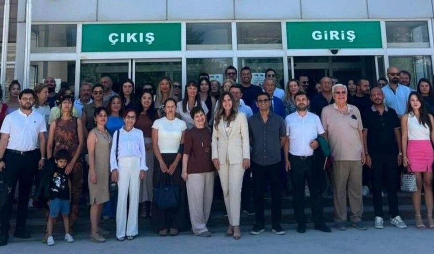 Kuşadası Adliyesi'nde ifade süreci: Baro Başkan Yardımcısı Öğünçlü'ye avukatlardan destek
