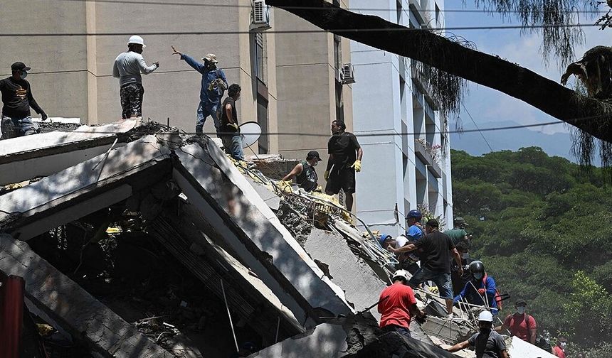 Kolombiya'da 7,4 büyüklüğünde deprem meydana geldi!