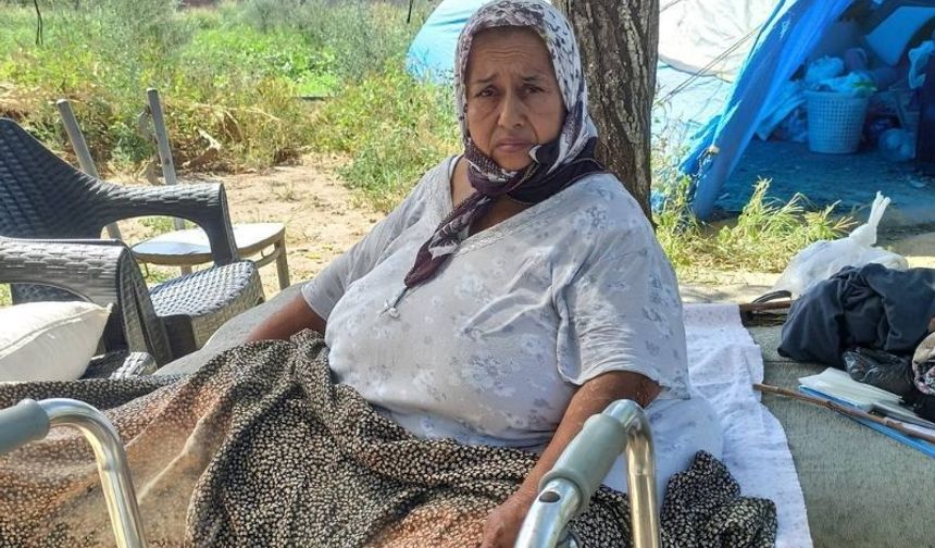 Umurlu'da çöp evde yaşayan yaşlı kadın için yardım çağrısı!