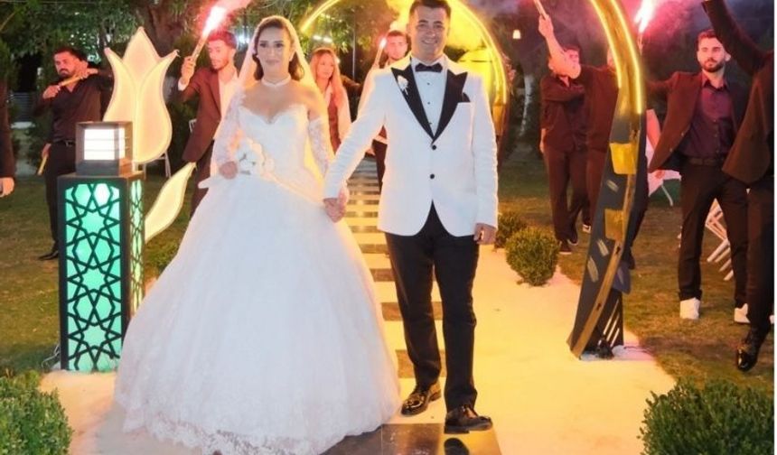 Aydın Şehir Hastanesi’nde çalışan genç çift dünya evine girdi
