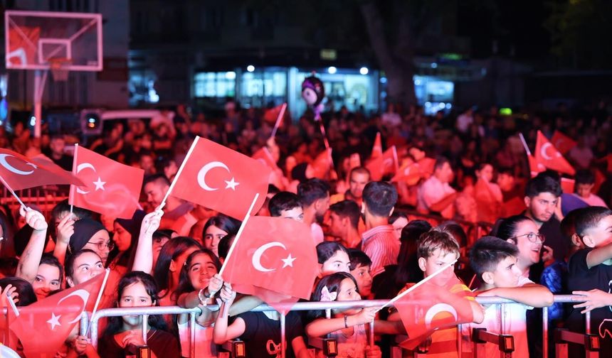 Başkan Çerçioğlu'ndan Sultanhisar'da kurtuluş günü konseri