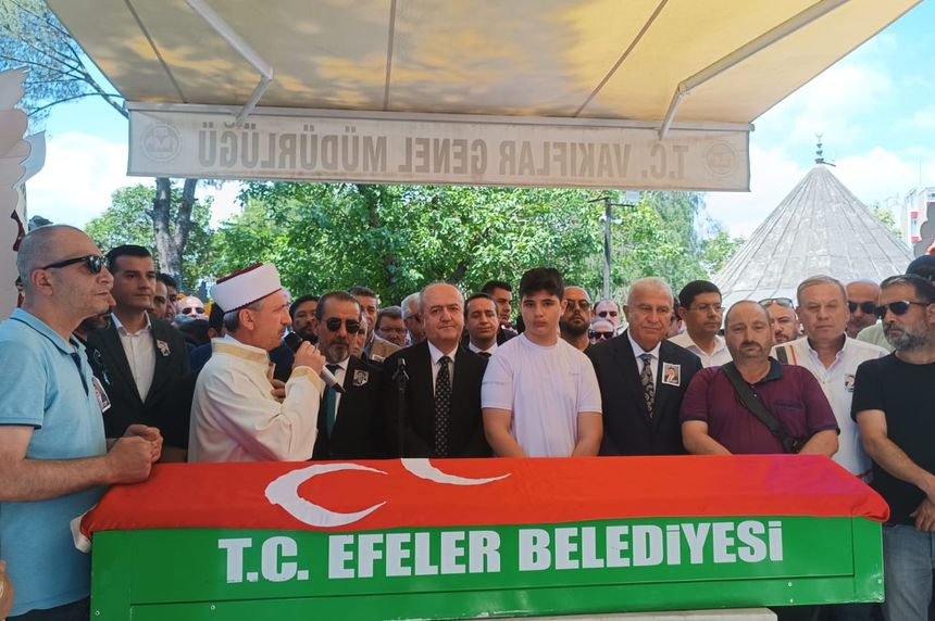 Aydın'ın sevilen siyasetçilerinden Avukat Savaş Akçöltekin son yolculuğuna uğurlandı