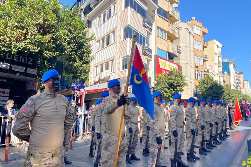 29 Ekim'de Aydın'da komandoların gösterisi izleyenleri hayran bıraktı