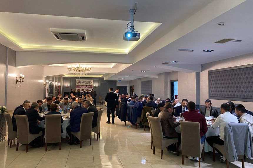 AY-SİAD üyeleri iftar yemeğinde buluştu